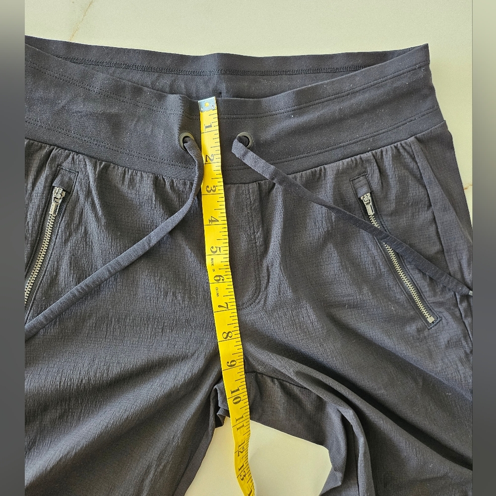 ATHLETA Pants Womens Sz 6 Black Trekkie North Jogger Athleisure - Picture 14 of 16